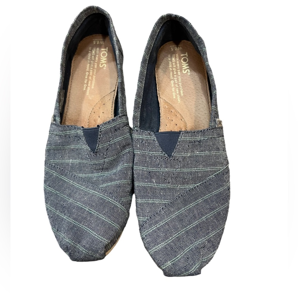 Tom’s shoes